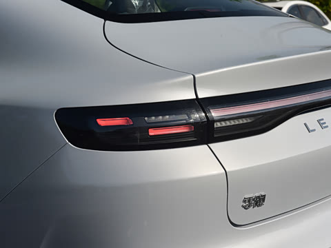 2027�� 590������