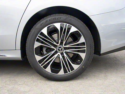 2026�� E 300 L ������