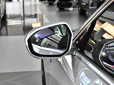 2026�� xDrive 50L M�˶���װ