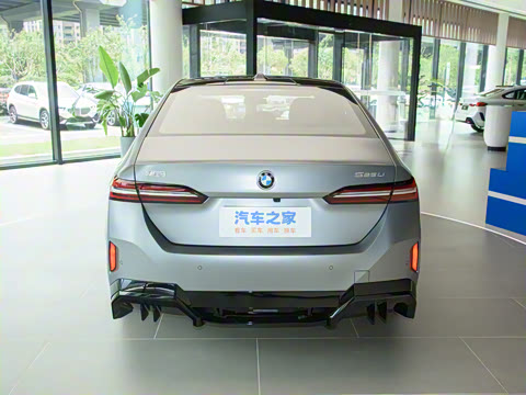 2025�� 525Li M�˶���װ