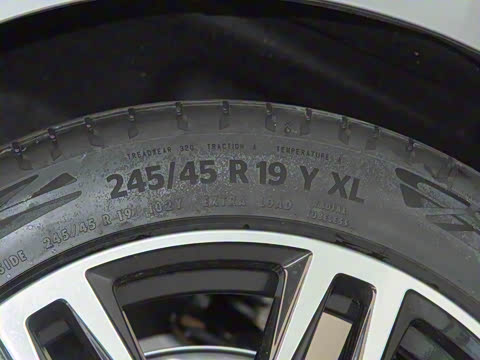 2025�� 525Li M�˶���װ