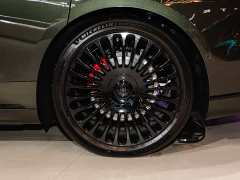 2025�� ���� Ultra�������� (896�߼����״