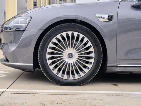 2025�� ���� Ultra��������