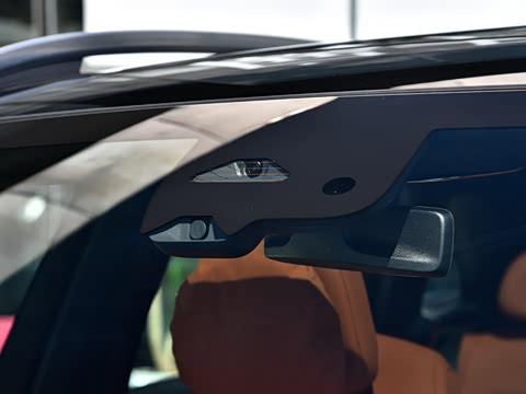 2026�� GLC 260 L 4MATIC �����