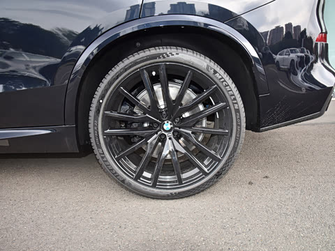 2026�� �Ŀ� xDrive 40Li ������M�˶���ҹ��װ