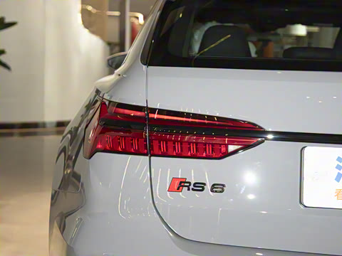 2025��  RS 6 4.0T Avant performance