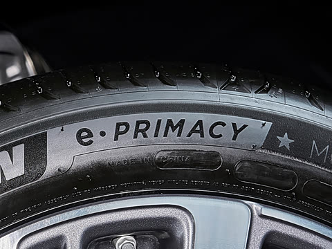 2025�� �Ŀ� E 300 L ʱ���˶���