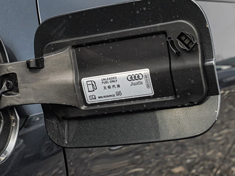 2026�� 200���������� 40 TFSI ����������