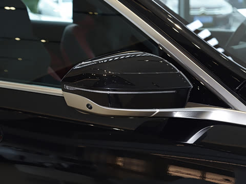 2026�� �Ŀ� eDrive 40L M�˶���װ