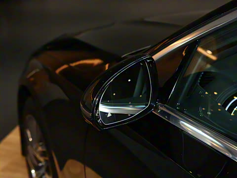 2026�� E 300 L ʱ���˶���