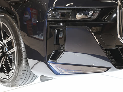 2026�� 735Li M�˶���װ