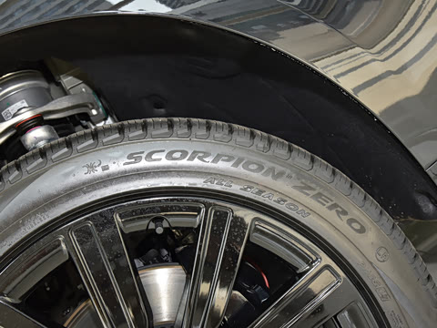2026�� 3.0 L6 400PS �ڿ���