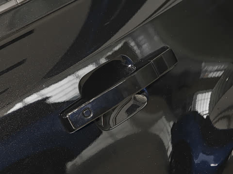 2026�� 110 3.0T P400 X-Dynamic HSE