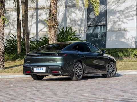 2026�� 225km EM-P Զ�����ǺӰ�+ҫҹ��װ