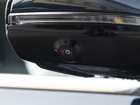 2026�� E 300 L ������