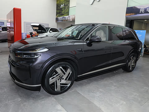 2025�� Ultra ������