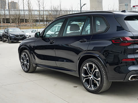2026�� �Ŀ� xDrive 40Li M�˶���ҹ��װ
