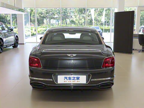 2026�� 4.0T V8 Mulliner