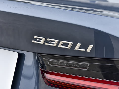 2026�� 330Li M�˶���ҹ��װ
