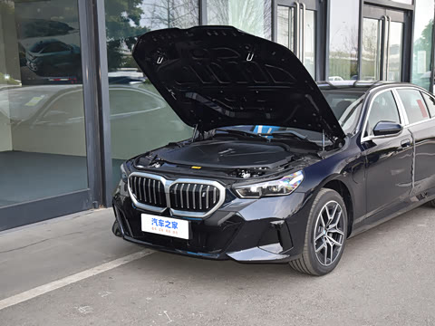 2026�� �Ŀ� eDrive 35L M�˶���װ