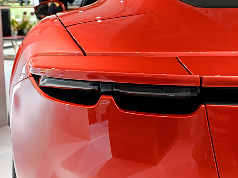 2026�� 3.9T V8 Spider