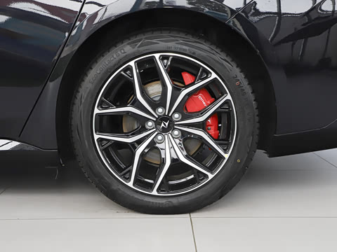 2025�� ���� 650MaxѲ����