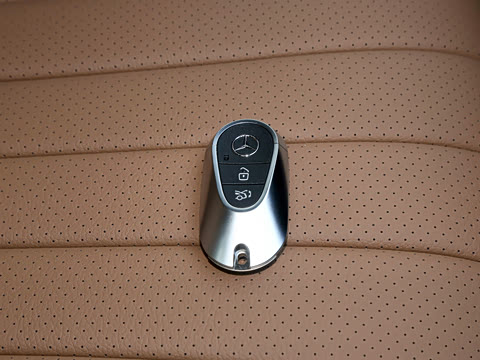 2026�� �Ŀ� E 300 L �����