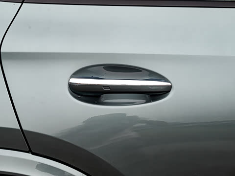 2025�� �Ŀ� GLC 300 4MATIC ����SUV