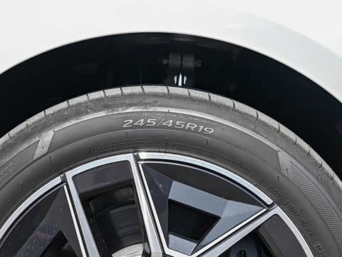 2026�� eDrive 40L M�˶���װ