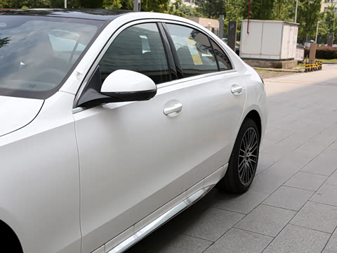 2026�� �Ŀ� C 260 L �˶������