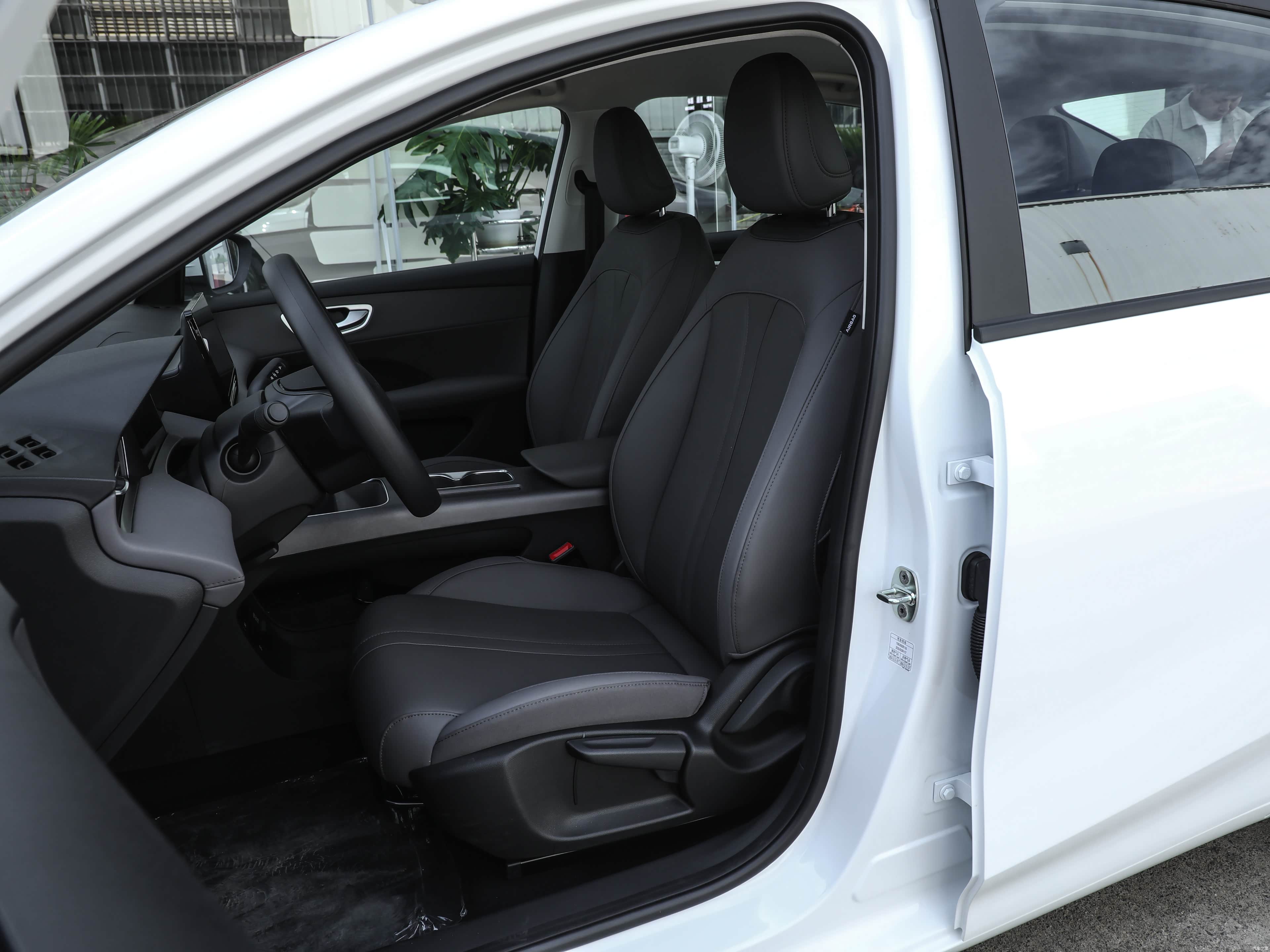 Roewe E6, миниатюра 20