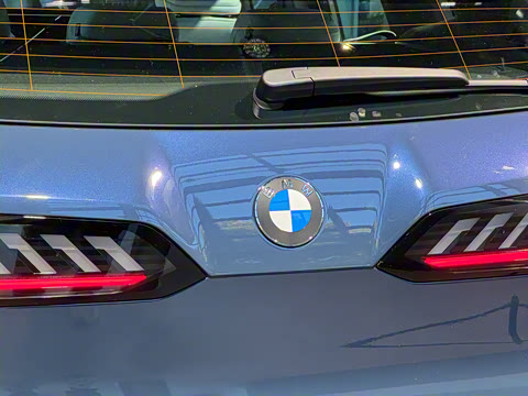 2026�� 50 xDrive