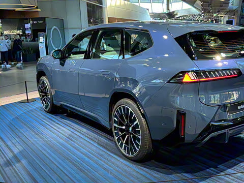 2026�� 50 xDrive