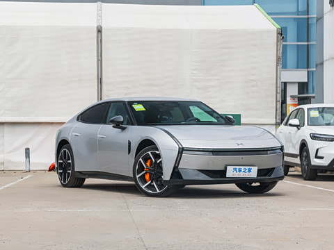 2025�� 820 Max