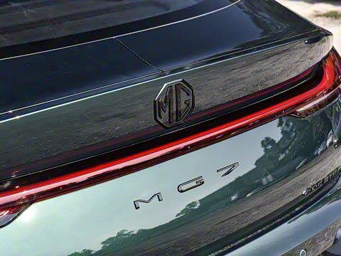 2026�� 2.0T 405 AT������