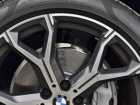 2026�� xDrive40i M�˶���װ