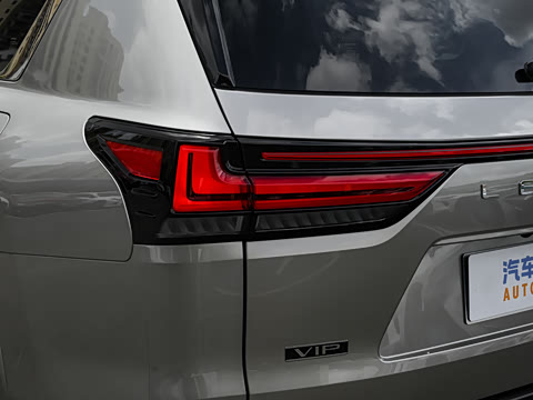 2025�� 700h VIP������