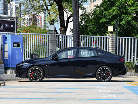 2026�� M235L