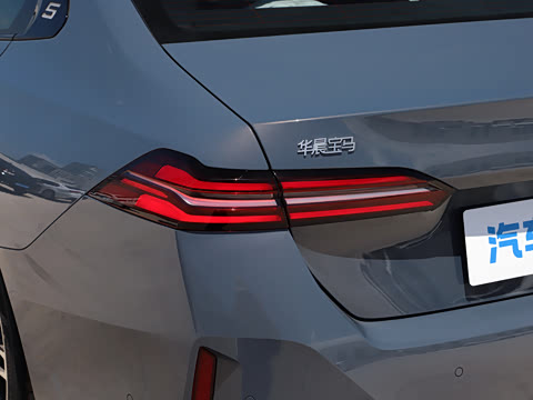 2026�� �Ŀ� 525Li M�˶���װ