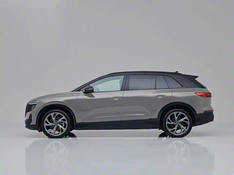 2023�� 50 e-tron quattro ��ҫ�� ������װ