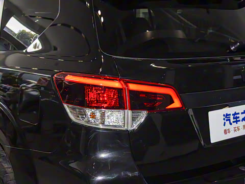 2025�� 2.0T ��������ʿ��