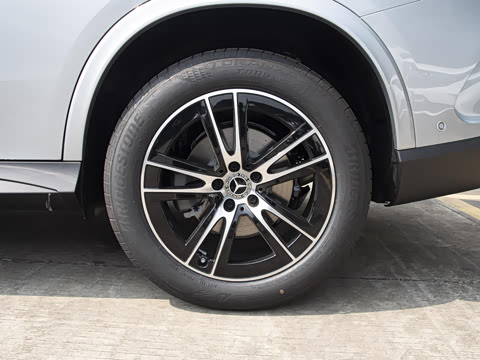 2025�� �Ŀ� GLC 260 L 4MATIC ������