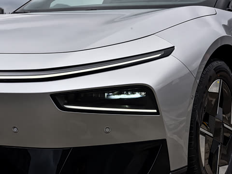 2026�� ���� 1550 Max �Ƽ���