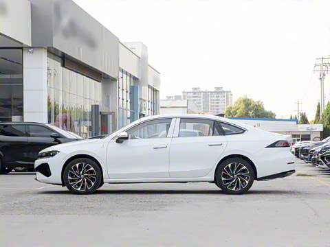 2026�� L 300TSI DSG ������