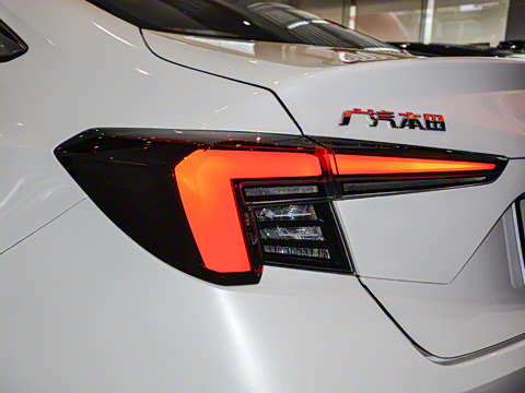 2025�� 240TURBO �ֶ����ٰ�