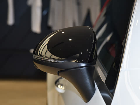 2025�� AMG CLE 53 4MATIC+ ������ܳ�