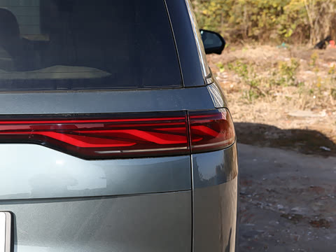 2026 DM-i 1.5T 218KM Խ