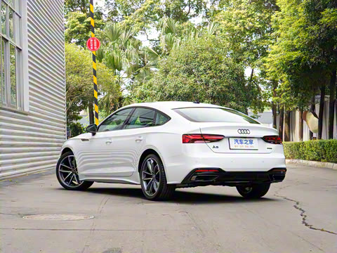 2025�� Sportback ��ذ� 40 TFSI quattro ����������