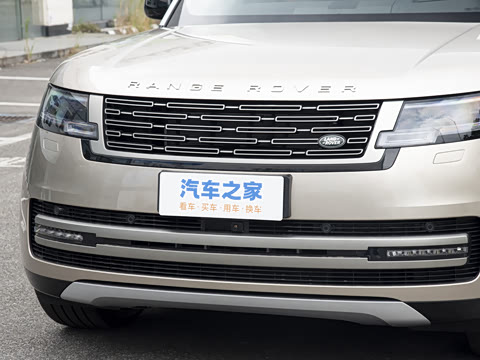 2026�� 3.0 L6 400PS SE�����