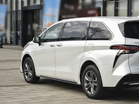 2027�� 2.5L ˫������������